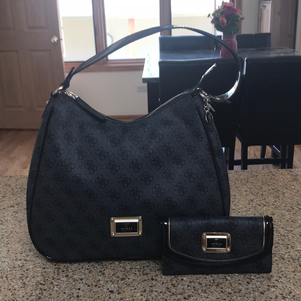 Guess bag with matching wallet